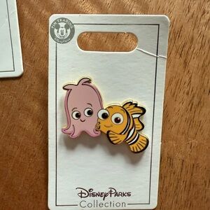 Disney Parks Collection Nemo and Pearl Pin